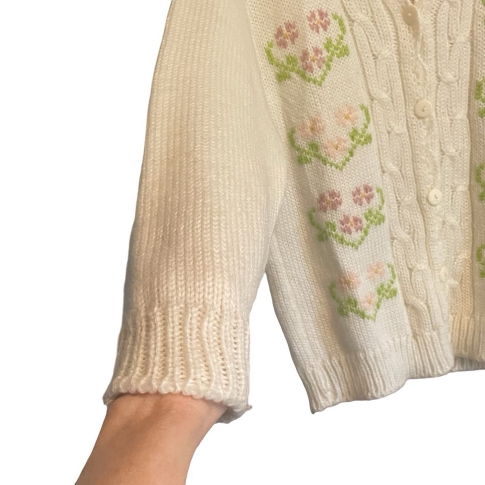 Hand Knit Cream Cable Knit Button Down Sweater/Scalloped Edge V-Neck- Size M - Picture 11 of 11